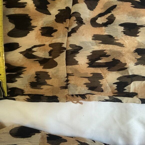 Leopard Lace Cover-Up – Chic and Feminine Layering Piece - Picture 9 of 9